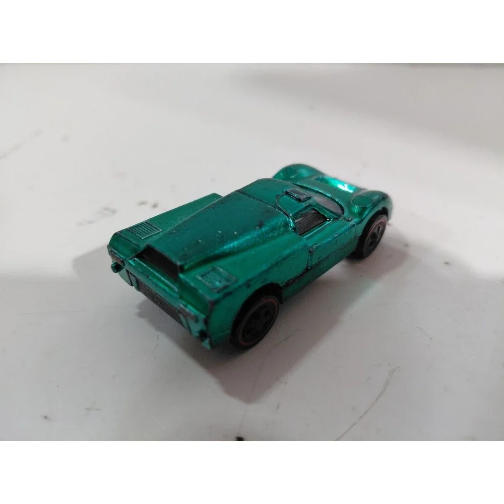 Hot Wheels 1:64 Die Cast Red Line 1967 USA Ford J Car Le Mans Race Car B